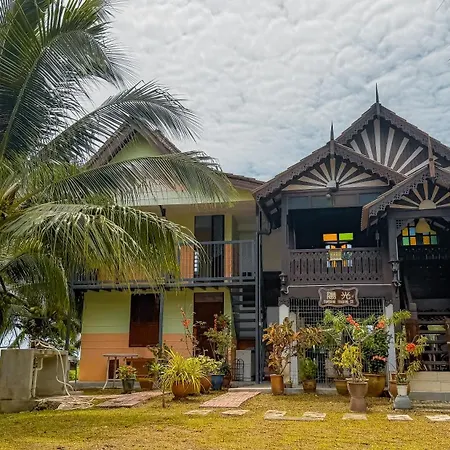 Kampung Nature Stilt House With Paddy Field View